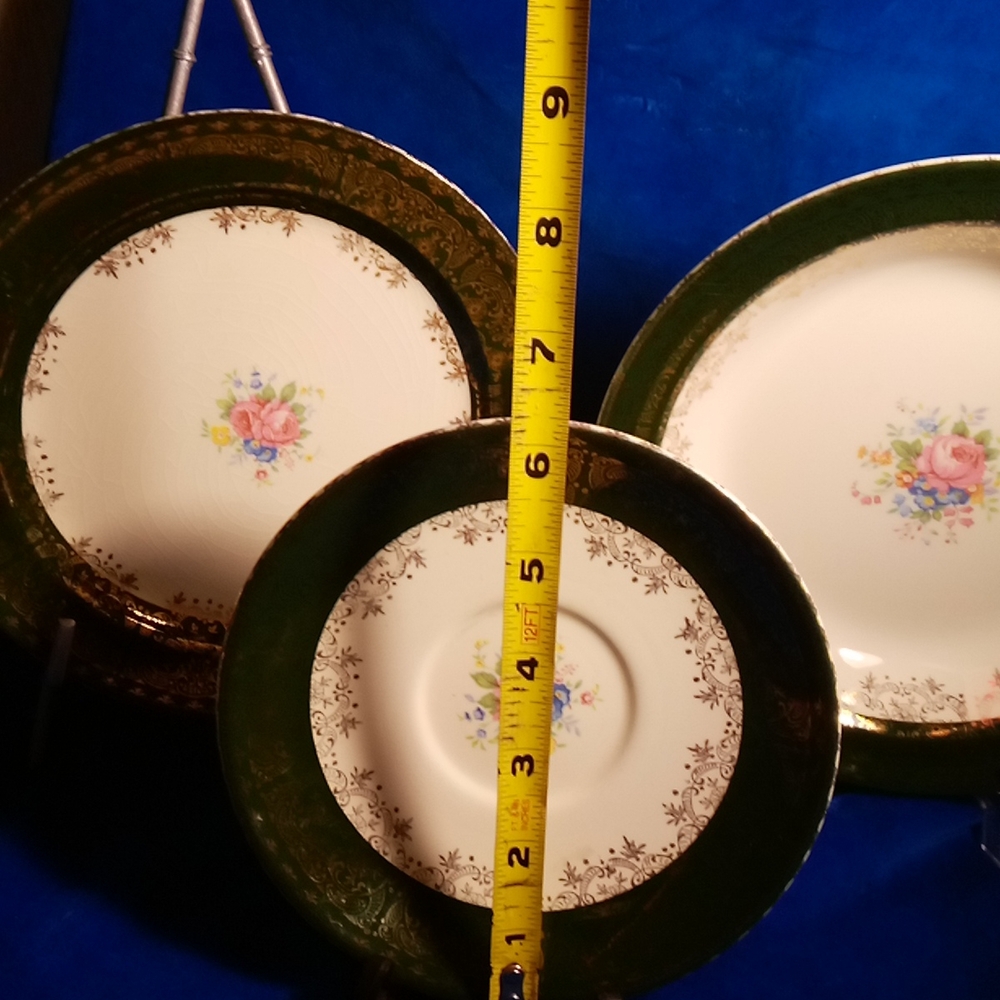 Floral Patterned Dinnerware Set - Picture 5 of 13